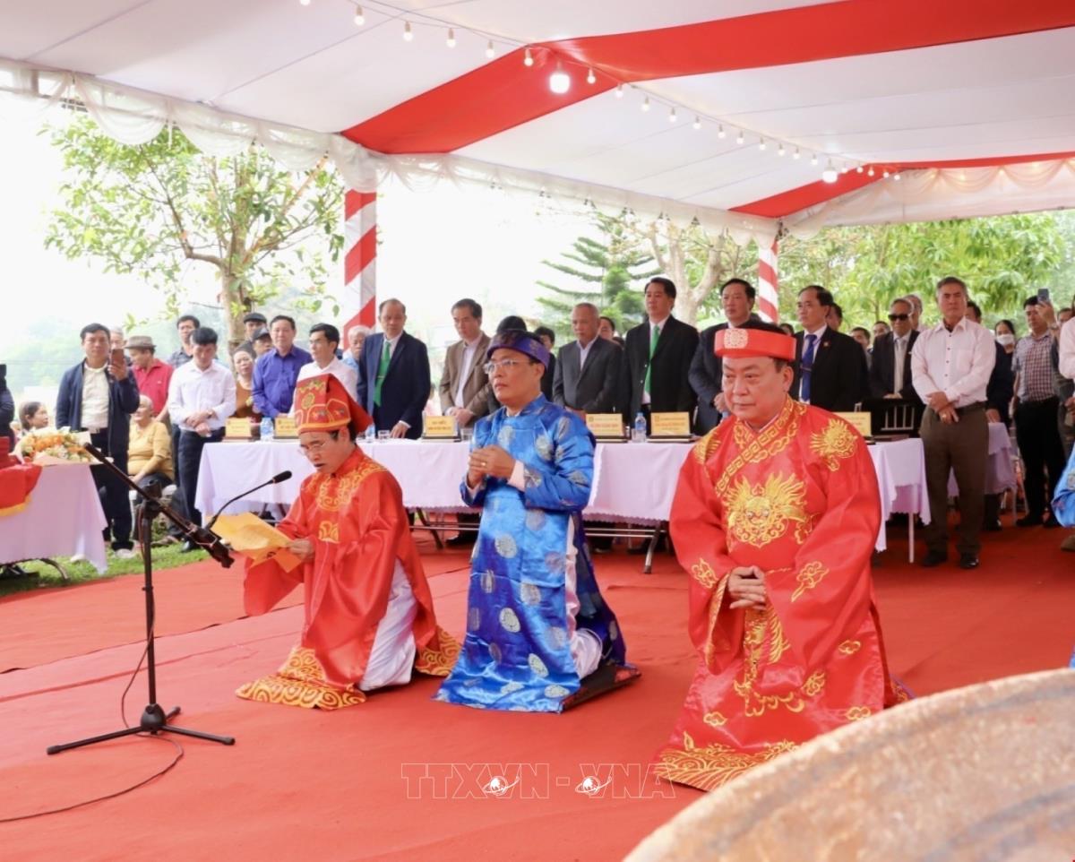 Tưởng niệm Thánh Nguyên Hoàng đế Hồ Quý Ly và 623 năm vương triều Hồ khai Đàn tế Nam Giao